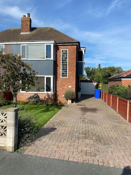Lovely Semi-Beach 2X Pubs -5 Min Walk-Pets Welcome-Parking-Garden Scalby  Eksteriør bilde